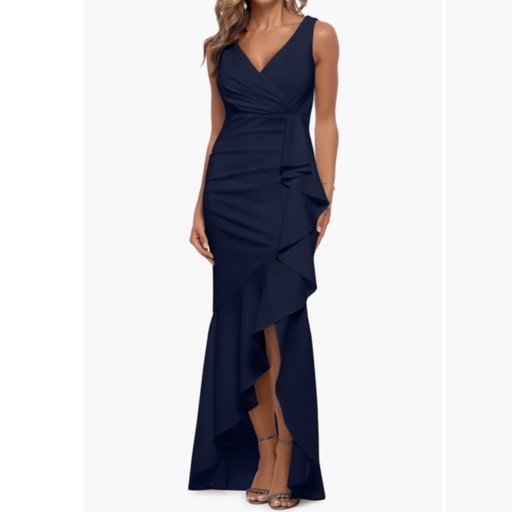 Like NEW Betsy & Adam V Neck Ruffles Gown Size:12